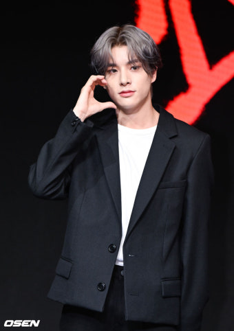 [사진]엔하이픈 제이크,'만찢남의 볼하트'