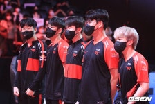[LCK] T1, 디알엑스 꺾고 9승 고지 ‘선착’…디알엑스 3연패(종합)
