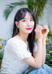 [사진]우주소녀 설아,백옥 피부 뽐내며 하트