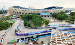 [사진]잠실주경기장 앞 펼쳐진 포뮬러E 트랙