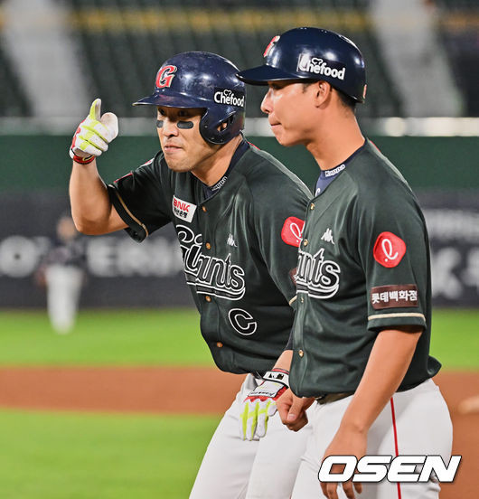 전준우의 멀티히트 결승타로 롯데, SSG에 4-2 역전승!