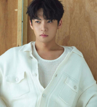 주종혁, '우영우' 러브라인 생길 만했네···화보장인 등극