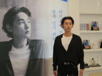 허지웅 