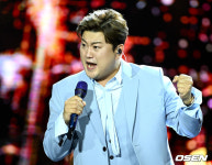 [사진]김호중, 에너지 넘치는 무대