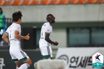 김천-전북, 난타전 끝에 2-2 무승부... 승점 1점씩 획득 [오!쎈현장]