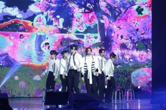 위아이, 데뷔 첫 월드투어 태국 공연 성료..본격 ‘글로벌돌’ 행보