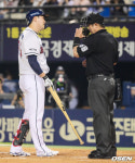[사진]정종수 구심,양석환 선수! 스트라이크존에 분명히 들어갔어