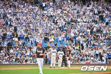 팀 순위 8위인데 관중 순위는 3위…성적=흥행 공식 깬 삼성 왜?