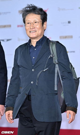 [사진]문성근,'편안한 차림으로 부산영화제 레드카펫 밟아'