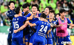 [사진]울산, '전북 상대 짜릿한 2-1 역전승'