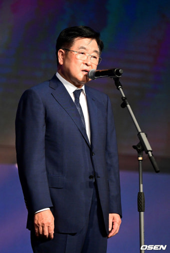 [사진]'K리그 2022 대상 시상식' 환영사 전하는 권오갑 총재
