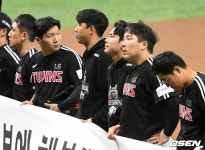 [사진]김현수,너무 짧은 가을