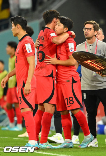 '아쉽다 황의조, 고마워 골대' 한국, 우루과이와 혈투 0-0 무승부[경기종료]
