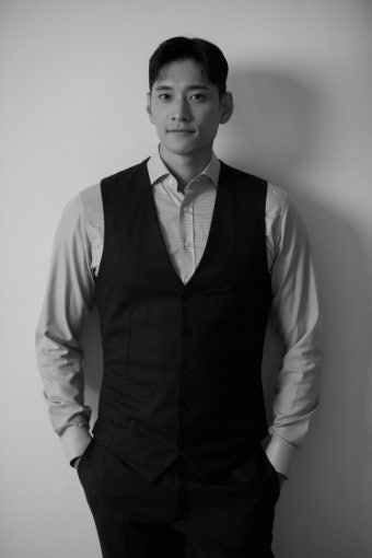 ‘배구계 대표미남’ 김요한, 장군엔터테인먼트와 전속계약..김성주∙정성호와 한솥밥 [공식]