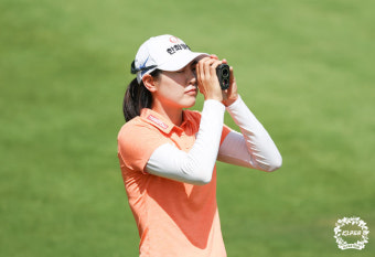 막판에 흔들린 퍼트, 그래도 이정민 혼자만 앞으로 갔다…KLPGA 통산 V10