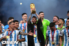 6,029일, 4전5기 끝에 대관식 치른 메시, 다시 ‘영원한 열정’의 발걸음 내딛는다[최규섭의 청축탁축(清蹴濁蹴)]