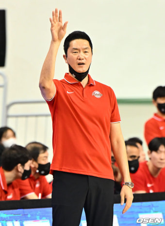 서울 SK 감독 전희철, 9연승 행진으로 전반기 마무리 완벽했다.