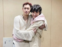 방탄소년단 제이홉, 크러쉬 콘서트 게스트로 ‘깜짝 등장’