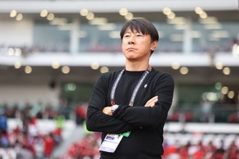 '황당 실수에 무릎 풀썩' 신태용 감독 