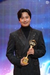 “역시 남길神” 김남길, ‘SBS 연기대상’ 대상 수상 영예 ‘유종의 미’
