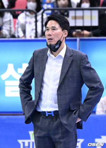 [사진]강성형 감독,'반드시 승리한다'