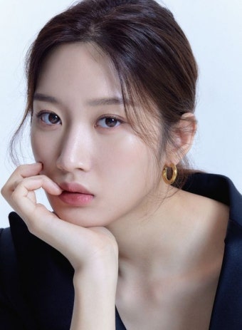문가영, 첫 아시아 투어 개최 결정! 풍성한 콘텐츠 예고, 글로벌 인기 입증할까?