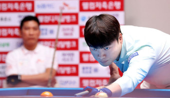 '준우승 4번' 강민구, 뱅크샷으로 '4전5기 PBA 우승컵 첫 입맛춤'