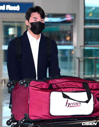 [사진]키움 장재영, '결연한 각오로 미국 애리조나 스프링캠프 출발'