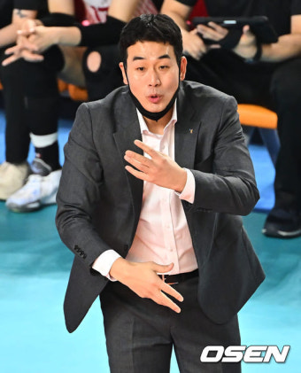 '도로공사전 9연패' 고희진 감독, 