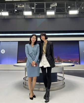 배두나, ‘뉴스룸’ 뜬다..강지영 아나운서와 깜짝 인증샷 [SHOT!]