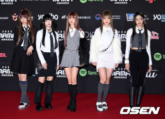 뉴진스, 올해의 루키상 추가…신인상 6관왕 질주