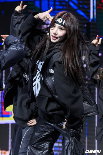 [사진]트리플에스 김나경, '박력 무대매너'