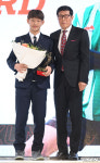 [사진]김우진,차범근축구상 수상