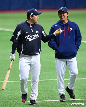 [사진]김현수-배영수 코치, 'WBC 훈련 분위기 굿'