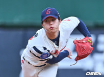 [사진] 역투하는 김기준