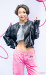 [사진]루나,돋보이는 잘록한 허리와 복근