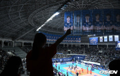 [사진]응원 열기 가득한 장충체육관