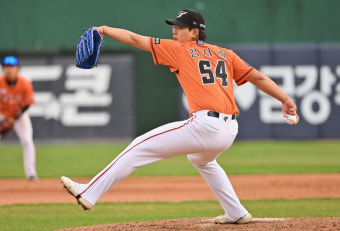 ‘괴물 루키’ 김서현, 퓨처스 개막전 1이닝 2K 무실점…한화는 대역전승