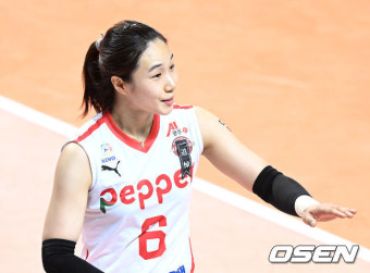 '박정아 보상선수' 이고은, 다시 페퍼저축은행 품으로...최가은과 트레이드 [오피셜]