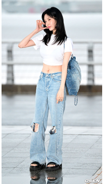 [사진]소녀시대 서현, '청바지에 흰 티셔츠로 완성한 공항패션'