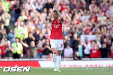 5골 대폭발 아스날, 최종전서 황희찬 68분 울버햄튼 5-0 격파...자카 멀티골+사카·제주스·키비오르 연속골 파티