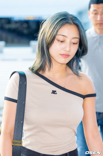 [사진]트와이스 지효,'돋보이는 볼륨몸매'