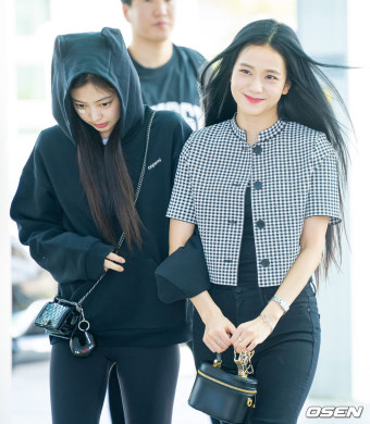 [사진]블랙핑크 지수-제니,'사랑스러운 출국길'