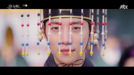 이준호, 라이벌 아누팜에 ‘급발진’→♥임윤아와 깜짝 ‘전통 혼례’ (‘킹더랜드’)[Oh!쎈 종합]