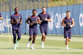 “최상의 몸상태를 갖추도록 돕겠다!” 이강인과 루이스 엔리케 감독, PSG 첫 훈련에서 처음 만났다