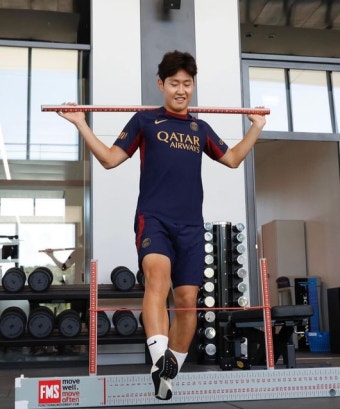 '센스 있네' 동생 음바페, 'PSG 입성' 이강인 SNS 팔로우 시작
