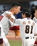 [사진]김성감 감독,서상준 너무 잘했어