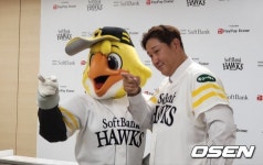 이대호 시구했던 소프트뱅크, 54년 만에 충격의 11연패…설상가상 日 최연소 퍼펙트 에이스 만난다