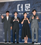 [사진]영화 더 문 주역들