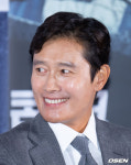 [사진]이병헌,미소가 시원해